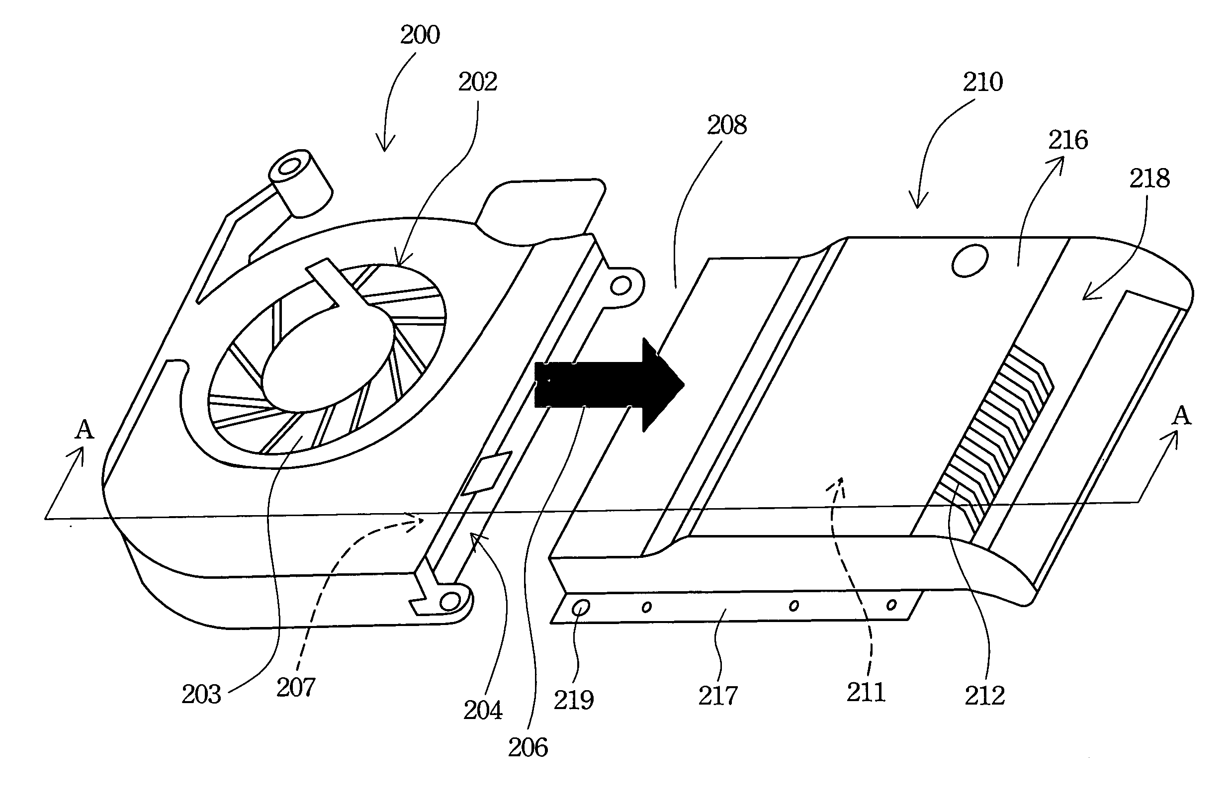 Heat dissipation module with noise reduction