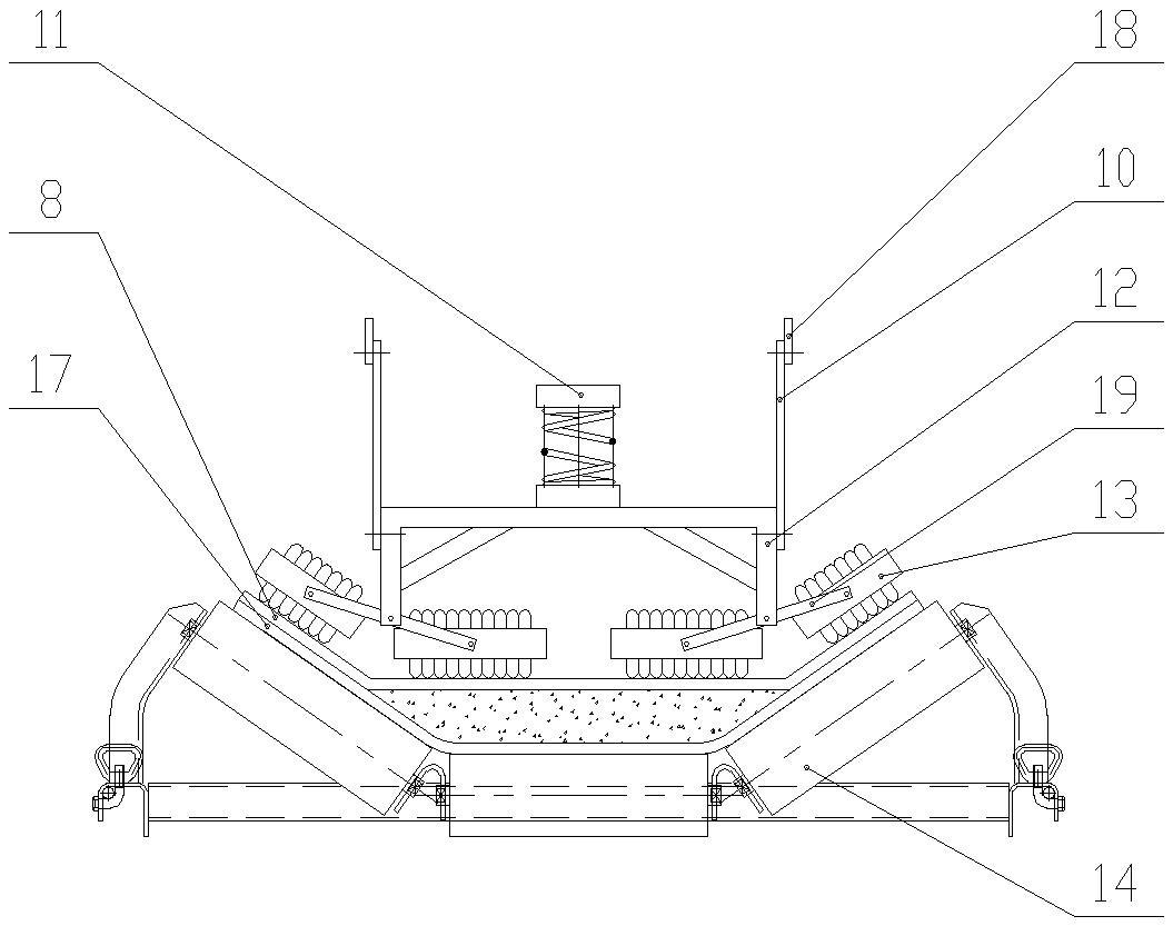 Large-inclination-angle continuous muck discharge method used for subway tunnel construction