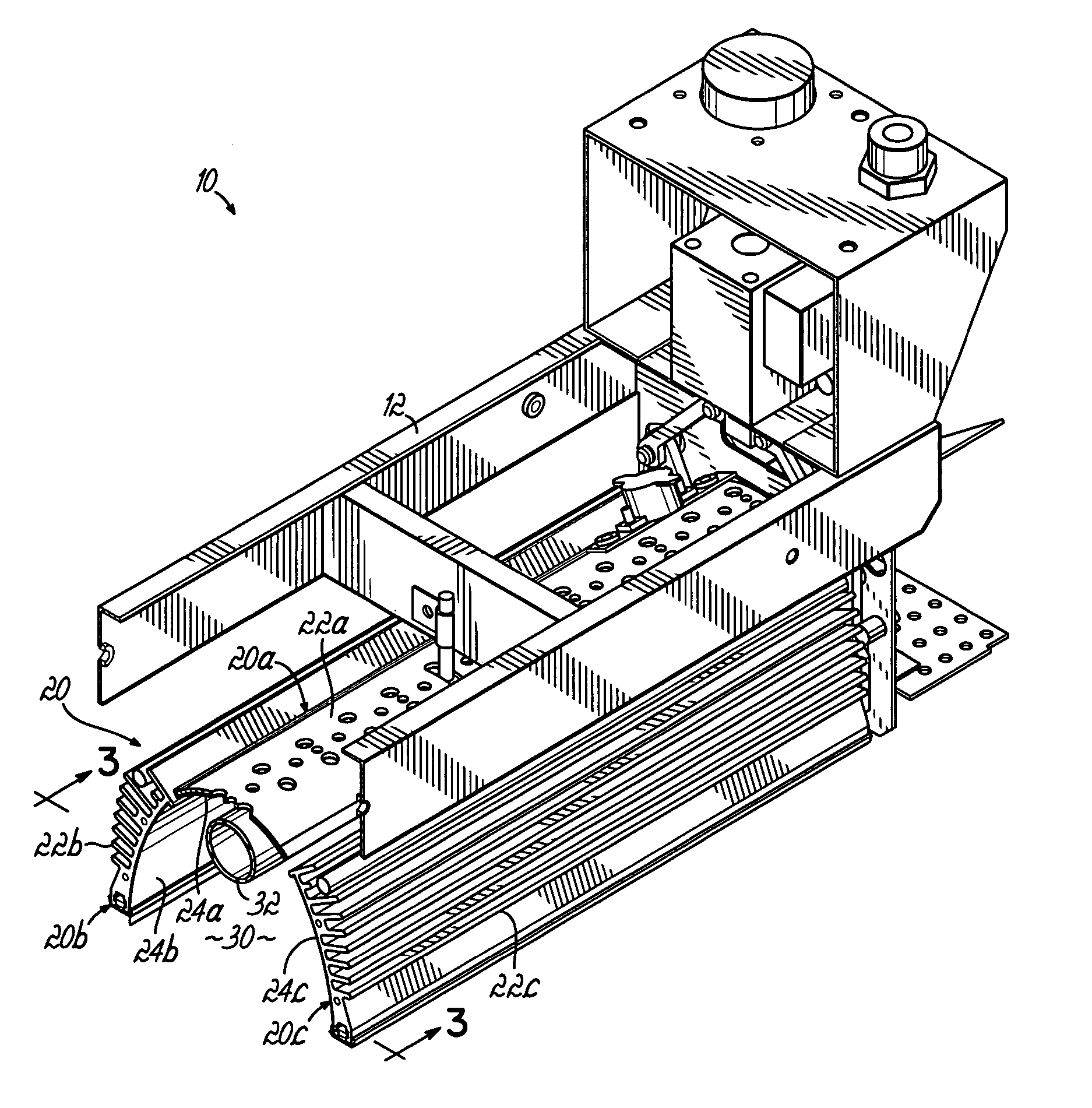 Shuttered lamp assembly and method of cooling the lamp assembly