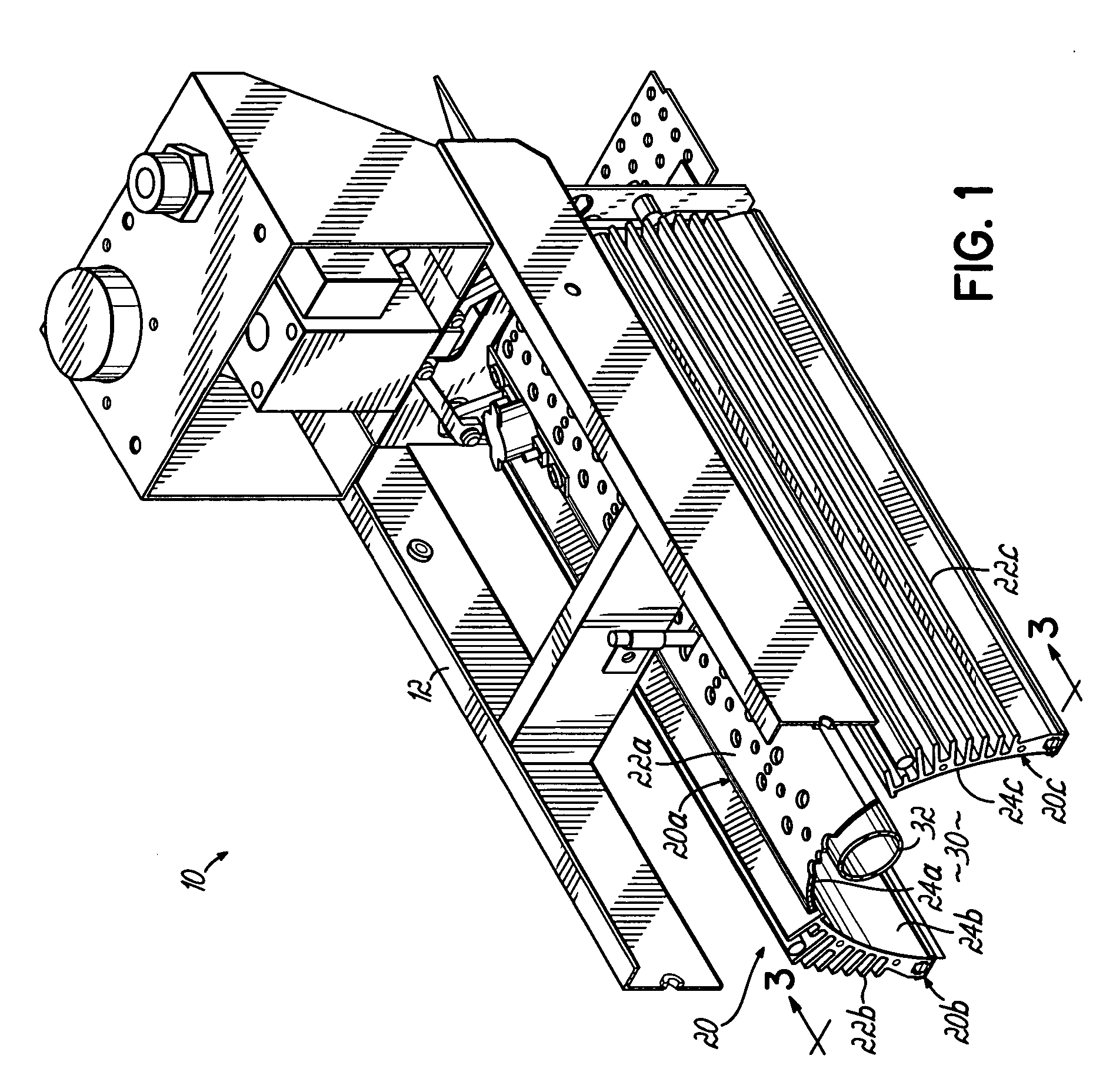 Shuttered lamp assembly and method of cooling the lamp assembly