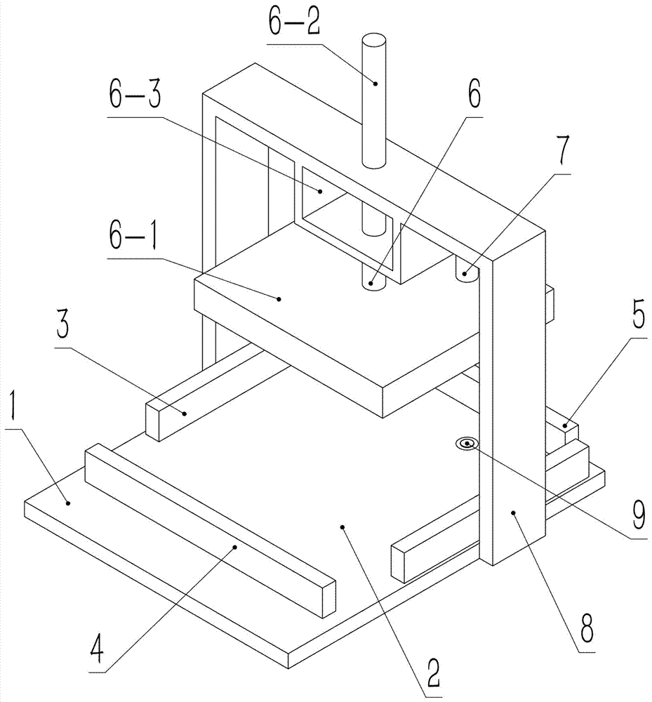 Punching device for paper packaging bag linings