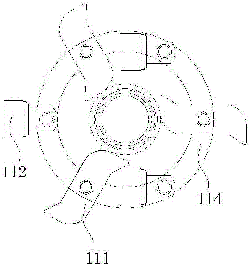 Crushing assembly and crusher comprising same