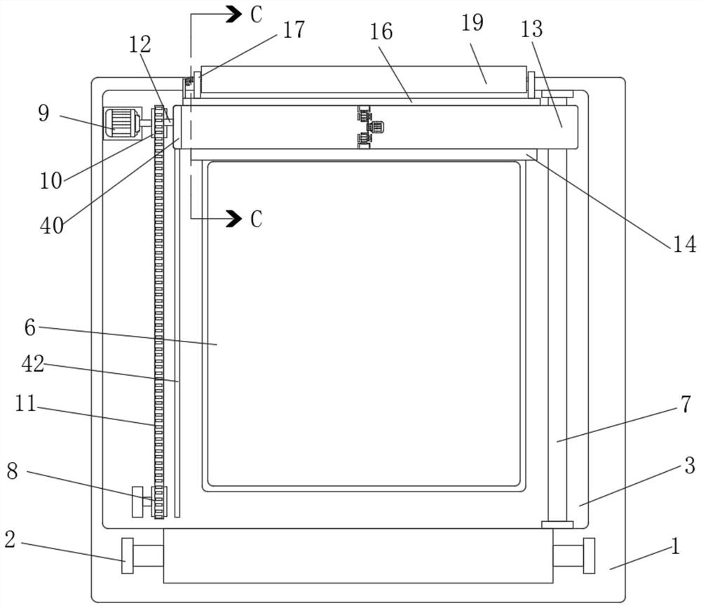 Photovoltaic panel cleaning device convenient for automatic snow removal and snow removal method thereof