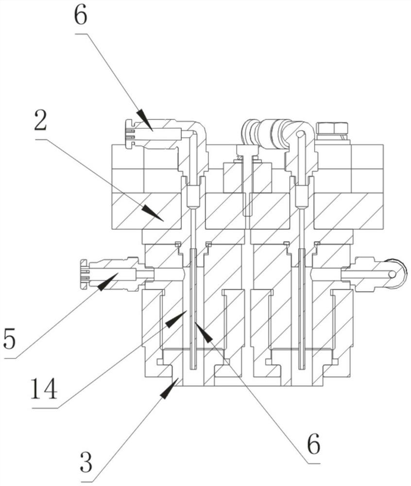 Blind hole workpiece dust removal device