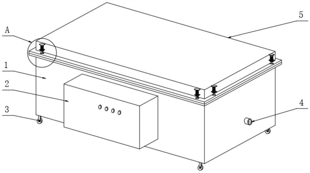 Oil-water separation device with high treatment efficiency