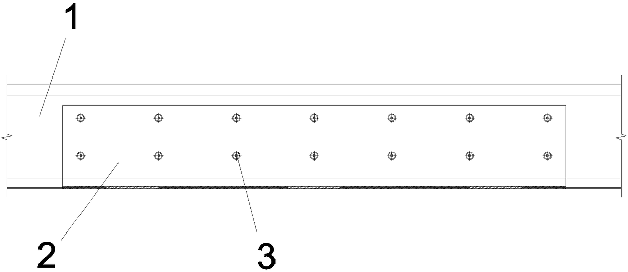 Super-long steel structure C-shaped purlin anti-deformation combination structure