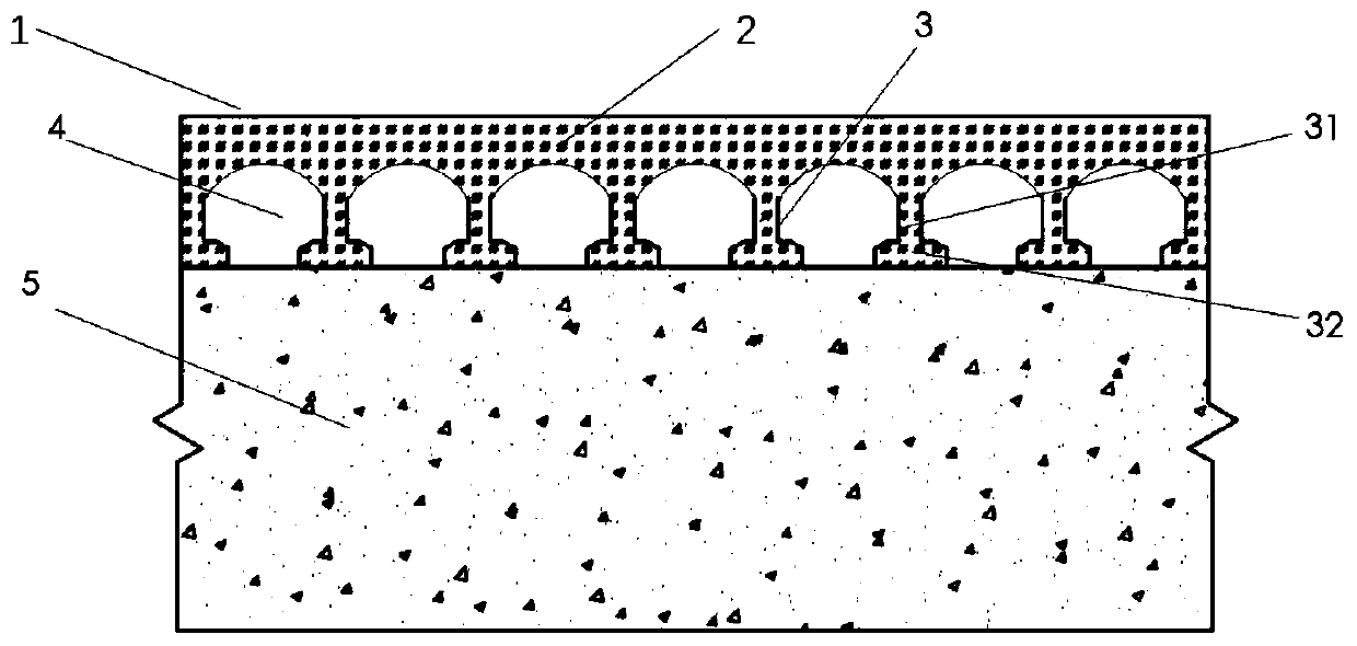 Recycled plastic assembled sidewalk panel based on arch-shaped combined structure and a paving method thereof