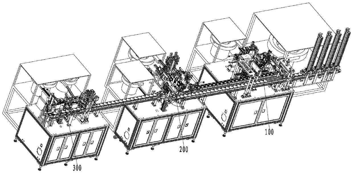 Socket assembling equipment and socket assembling method