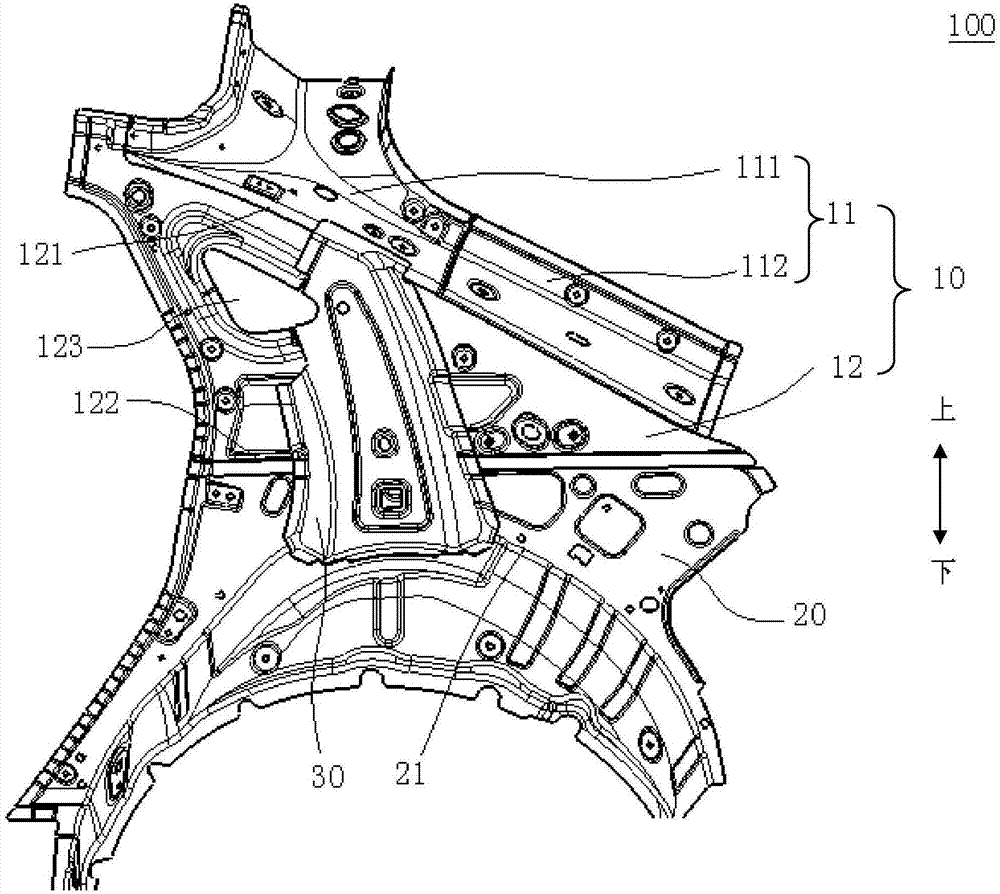 Side body structure on rear portion of vehicle body and vehicle provided with side body structure