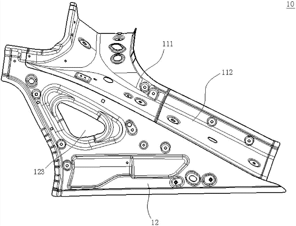 Side body structure on rear portion of vehicle body and vehicle provided with side body structure