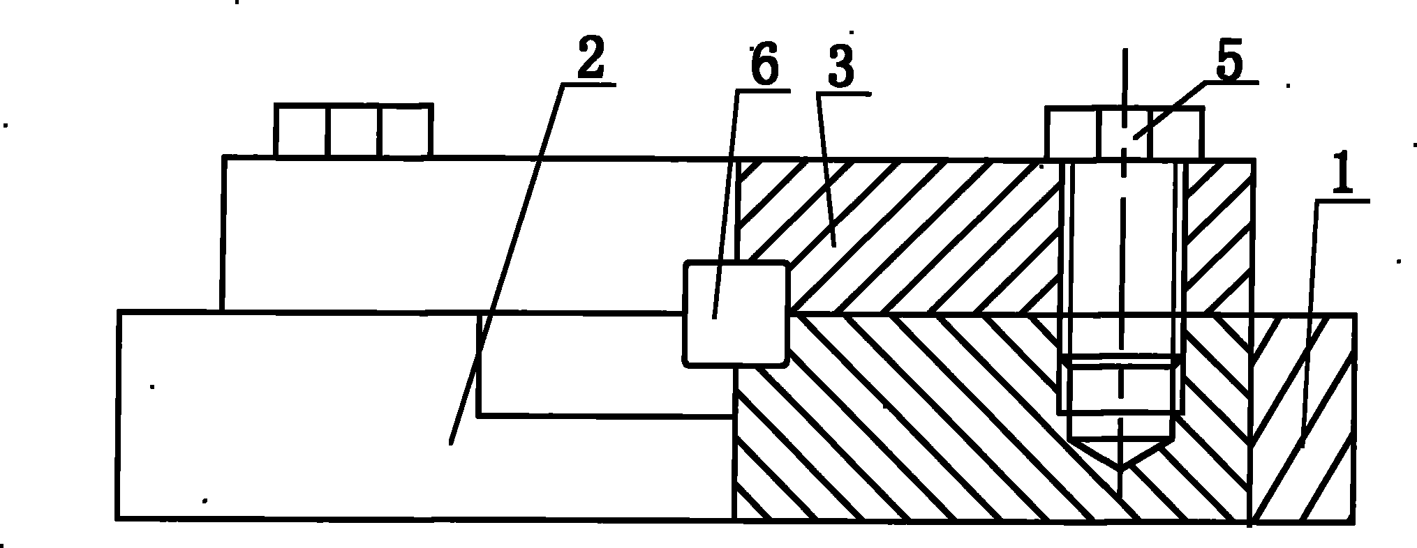 Extrusion die with an equal-passage spiral cavity for molding magnesium alloy square rods and extrusion method