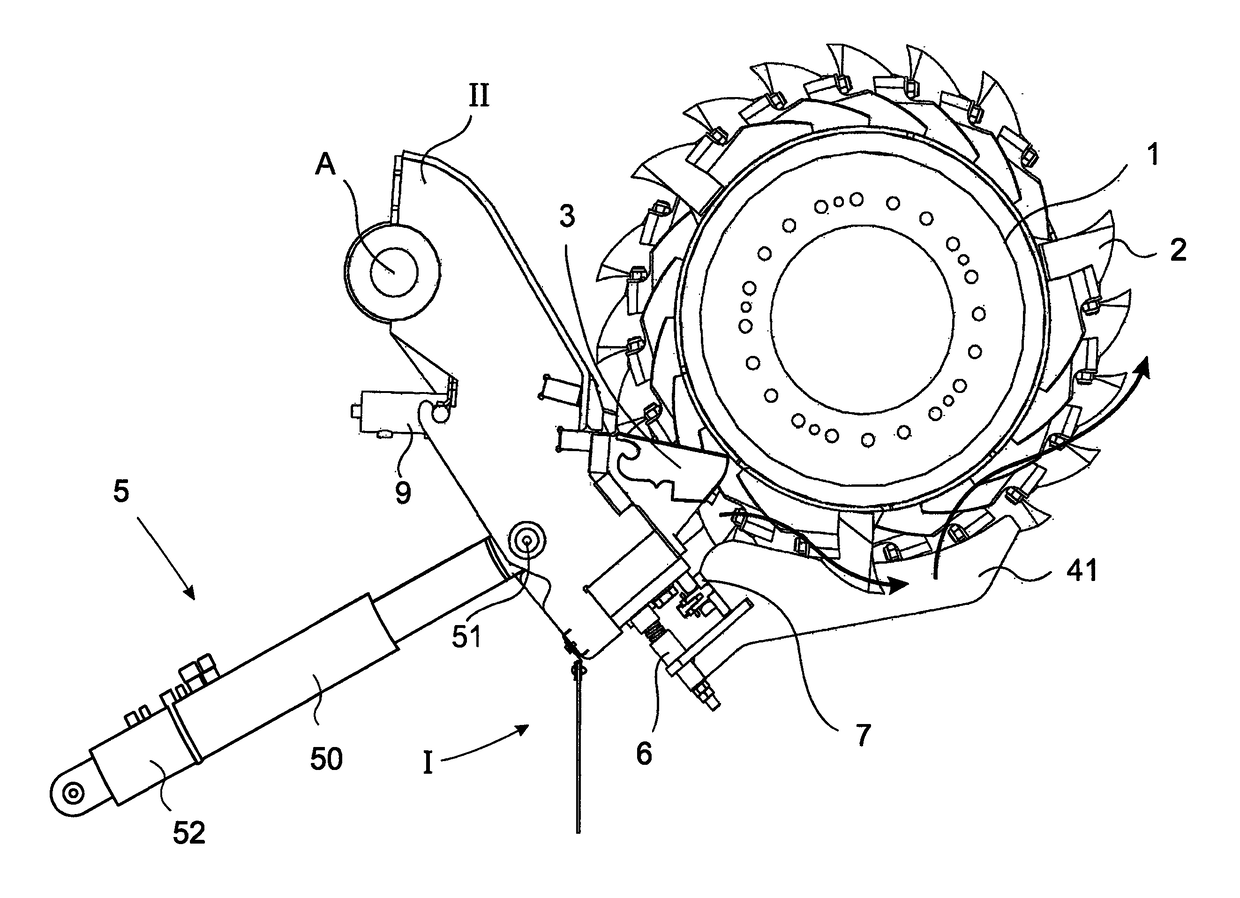 Disintegrating device comprising a comb system