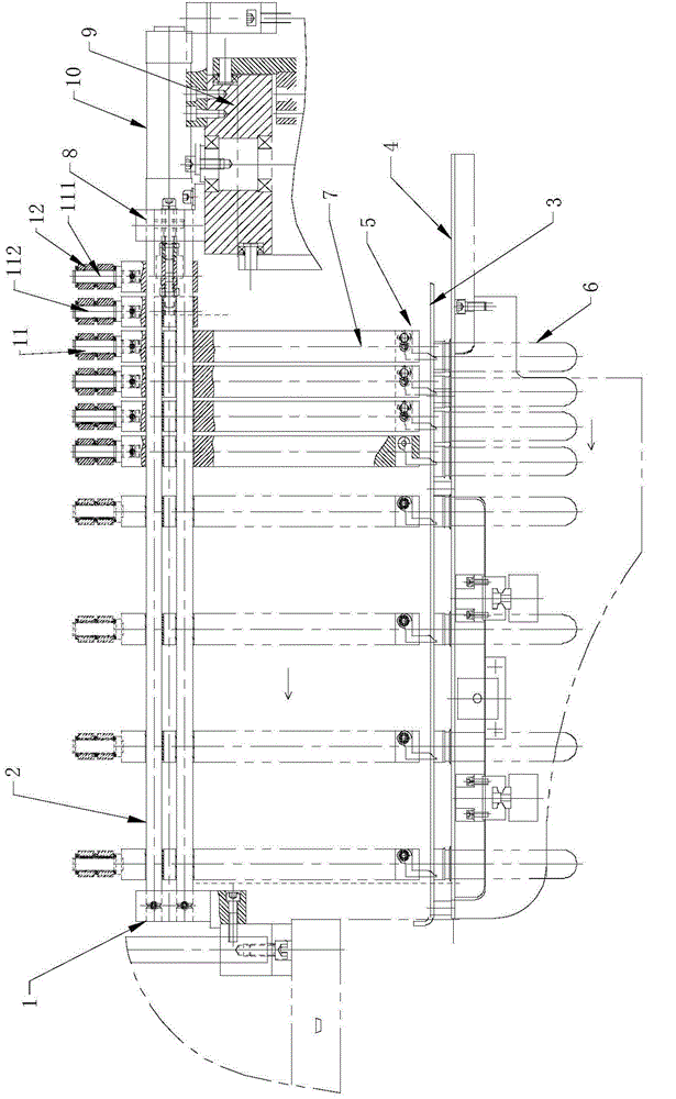 Bottle-parison variable-pitch apparatus of bottle blowing machine