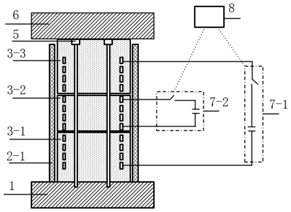 Electromagnetic forming device and method for metal pipe fittings