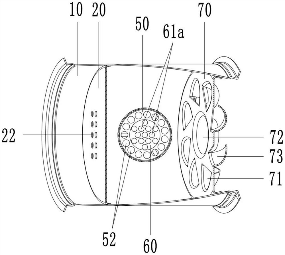 Layered crushing urea mixing device