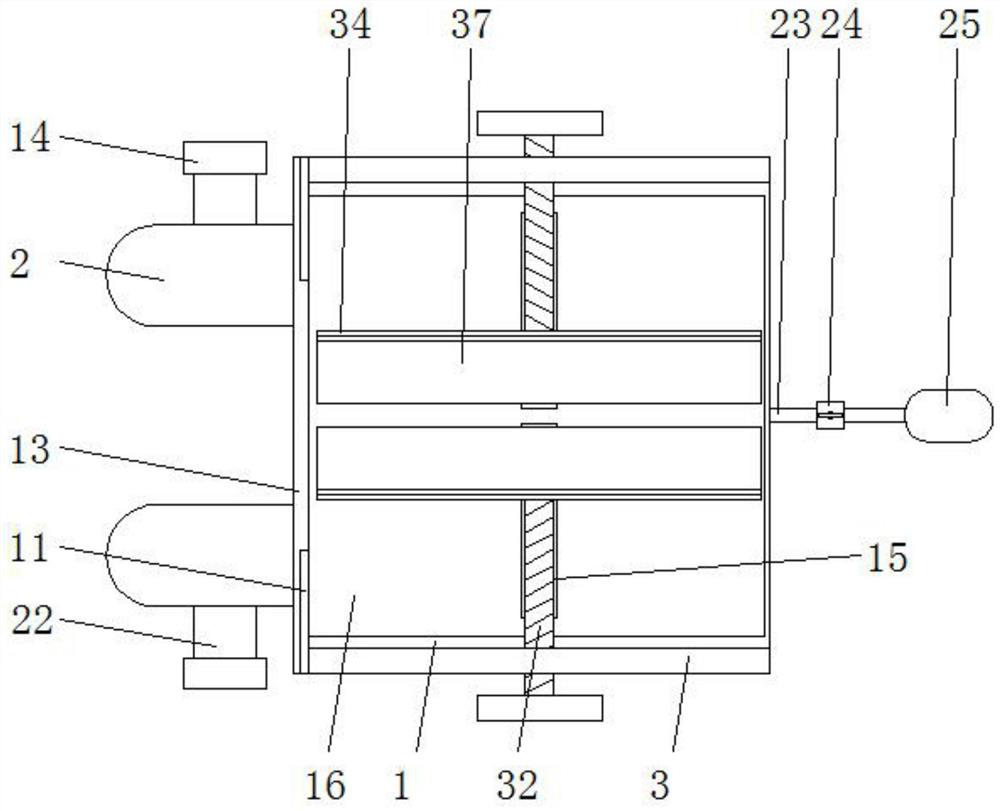 Newborn shoulder pad capable of providing assistance in fixing head