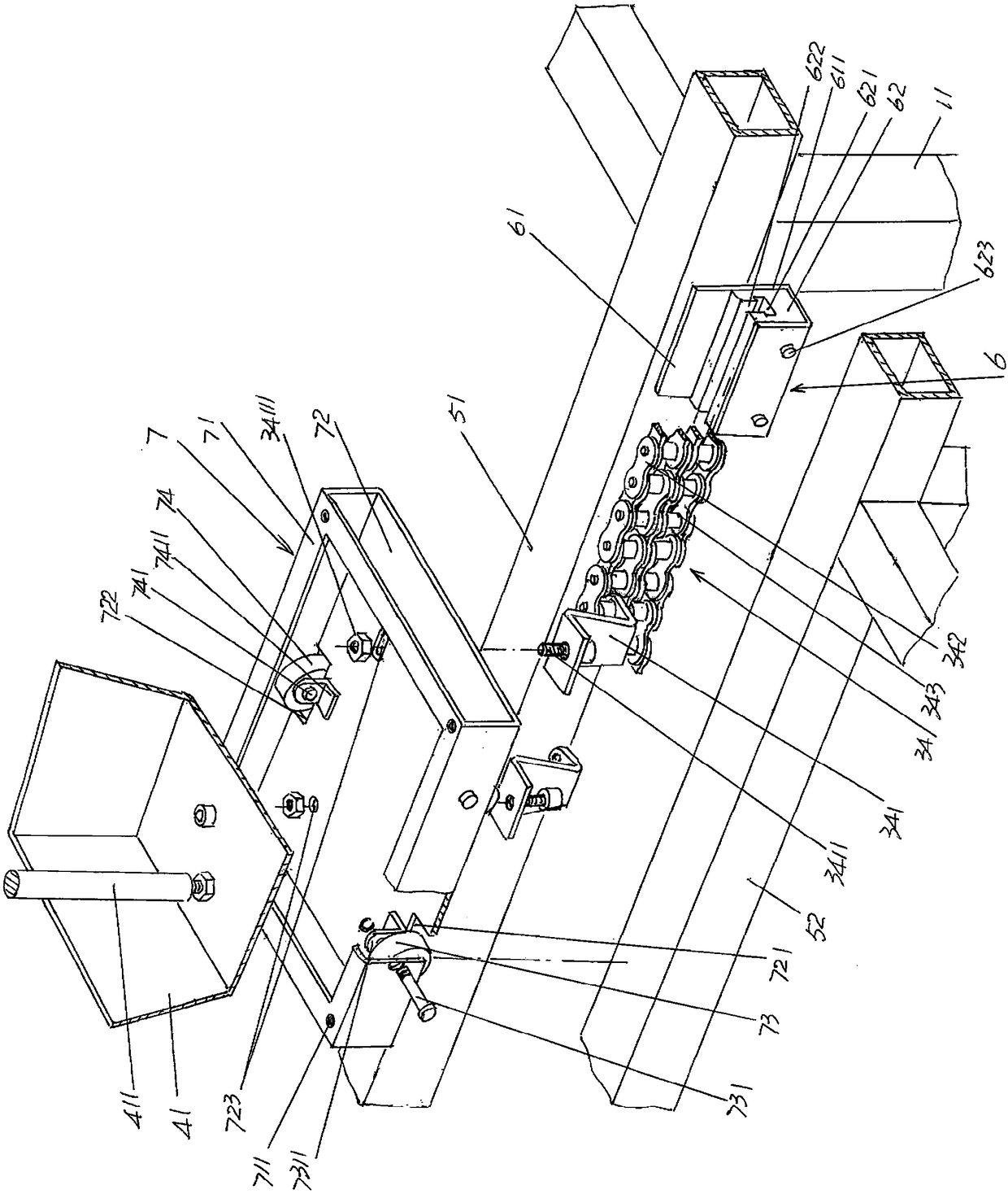 Energy-conservation and noise-reduction circular conveying device