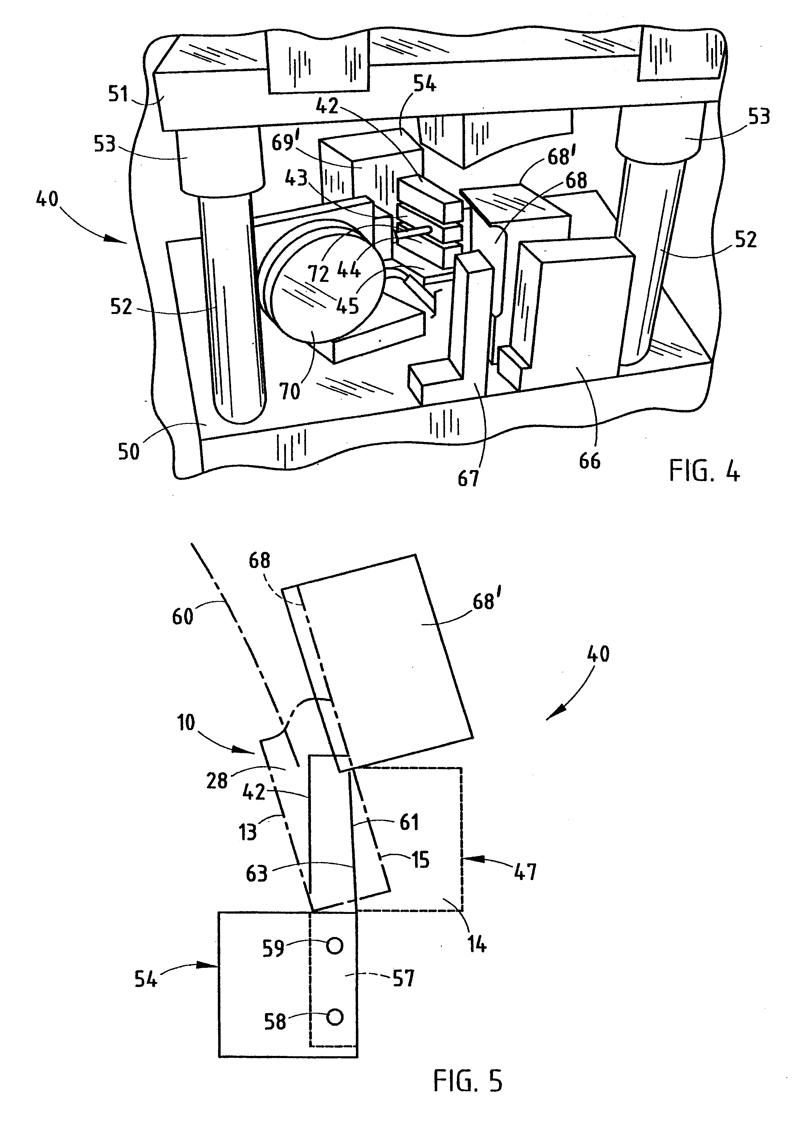 Die apparatus for cutting end of bumper bar