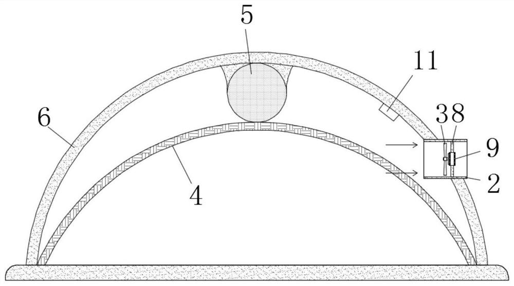 Safety helmet with automatic heat dissipation function