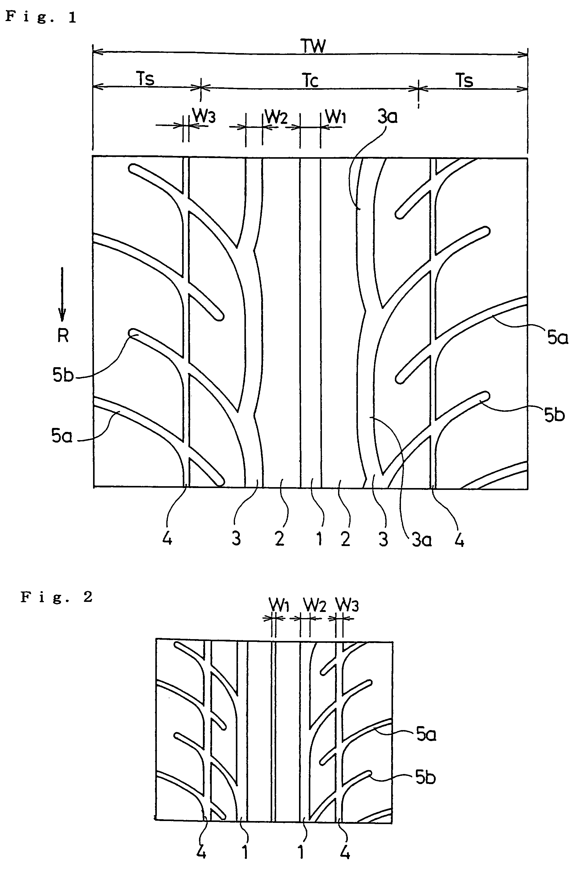 Pneumatic tire having circumferential straight main groove, arcuate curved main grooves and circumferential auxiliary grooves