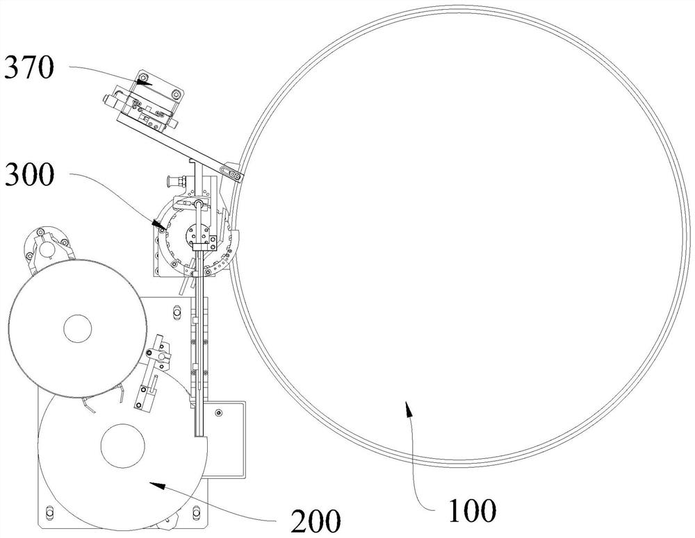 A vertical material system for cylindrical materials