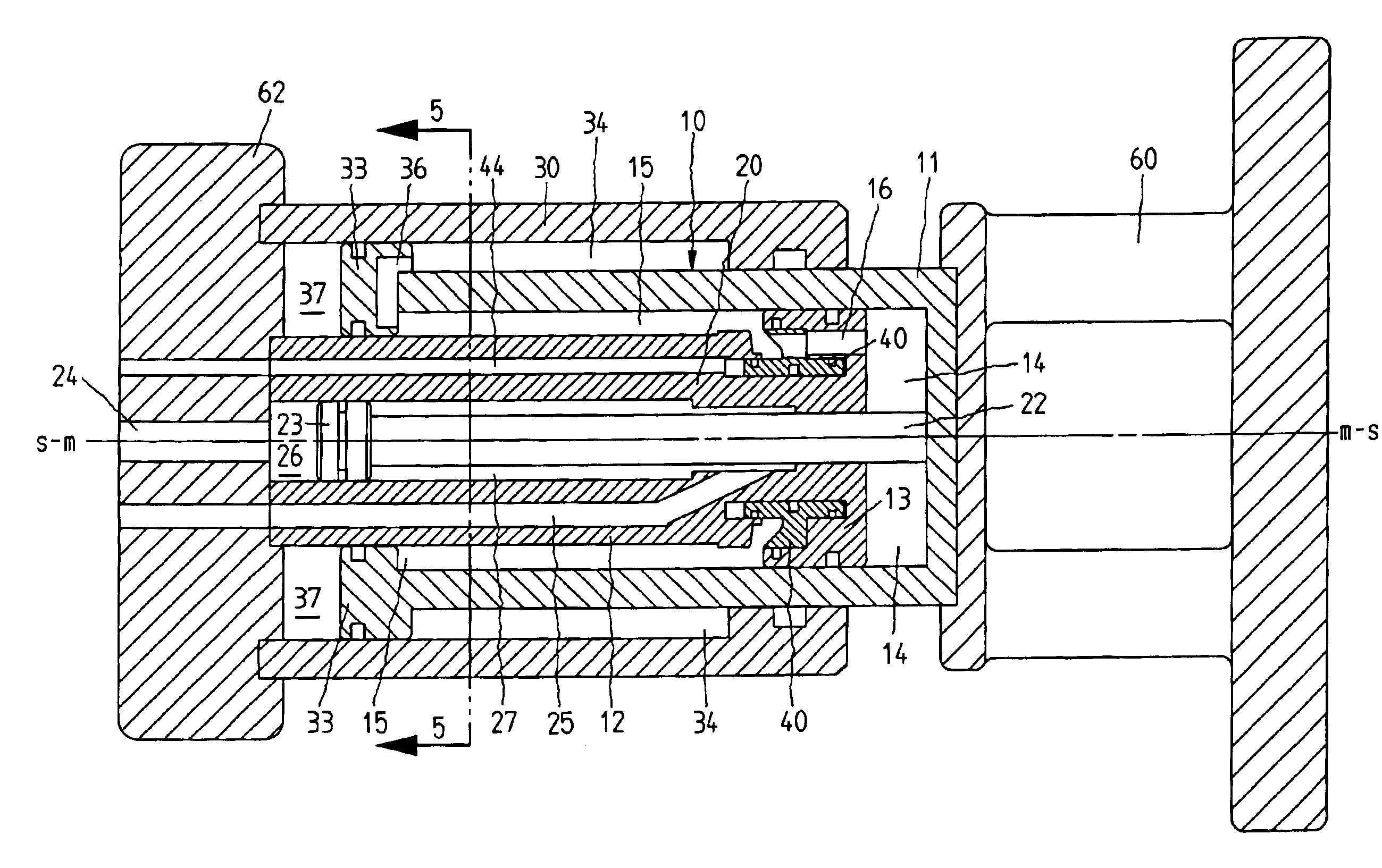 Closing device on a plastic injection molding machine