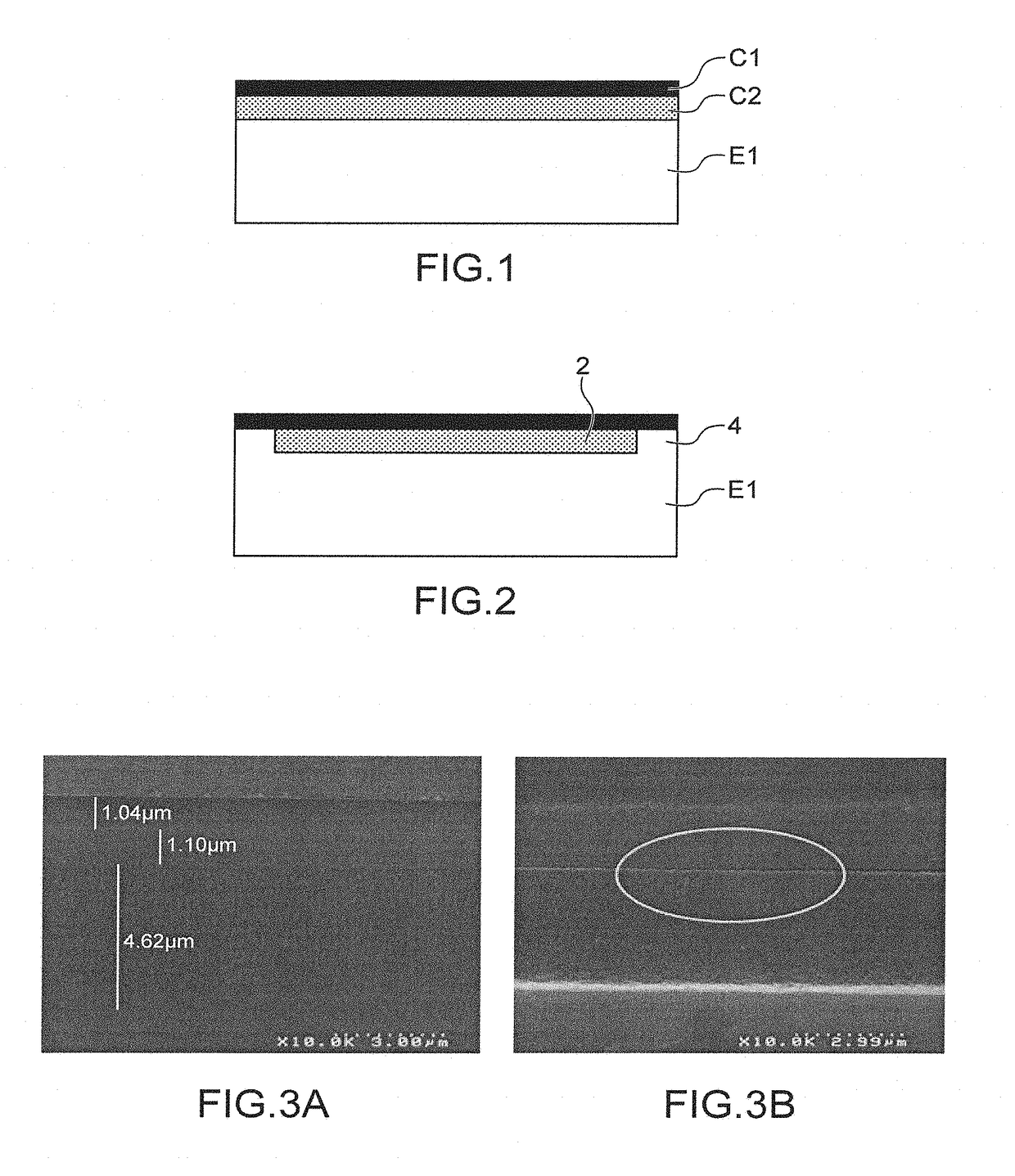 Method for producing an interface intended to assemble temporarily a microelectronic support and a manipulation handle, and temporary assembly interface