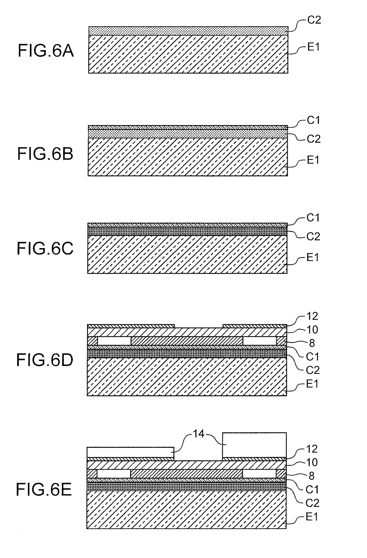 Method for producing an interface intended to assemble temporarily a microelectronic support and a manipulation handle, and temporary assembly interface