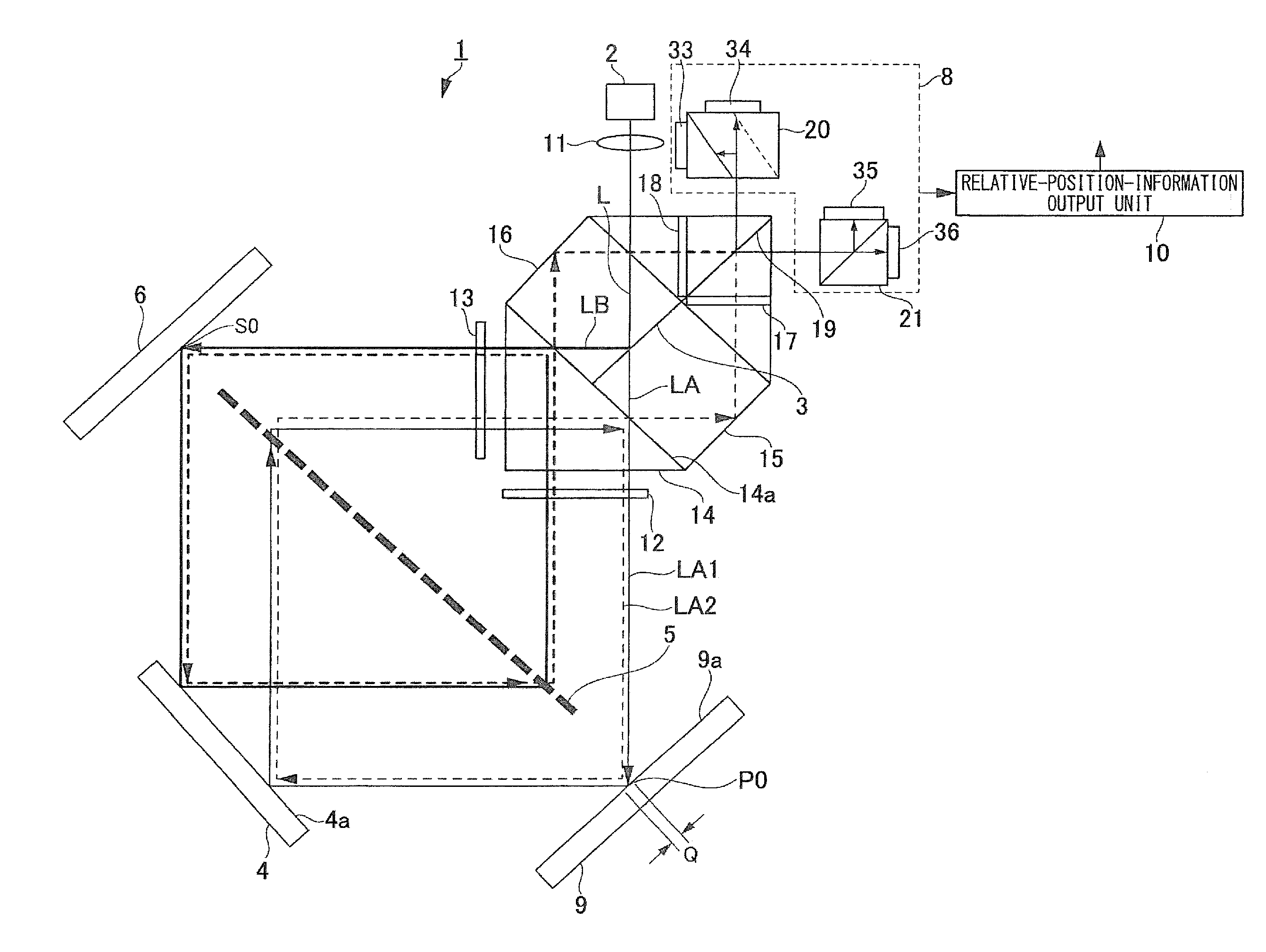 Displacement detecting device