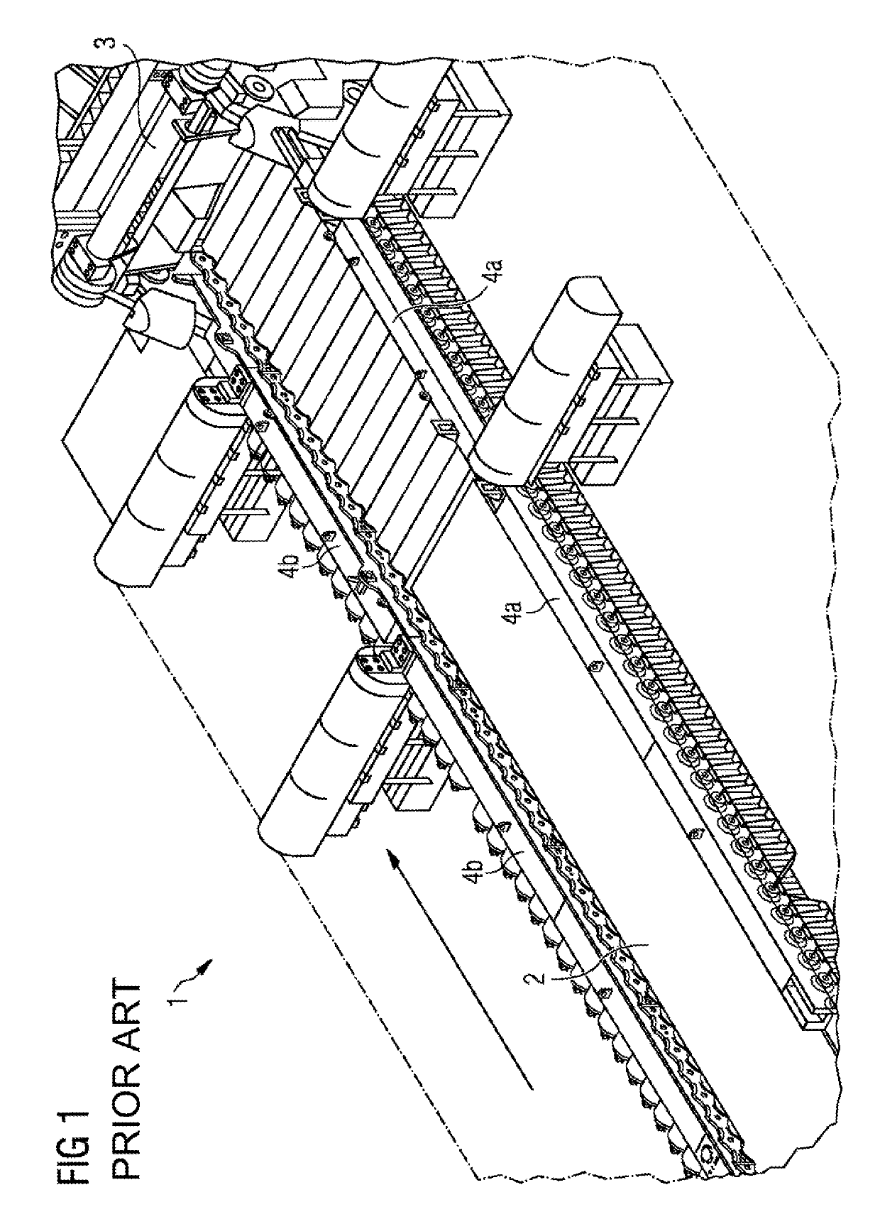 Device and method for guiding metal strips having wear bodies