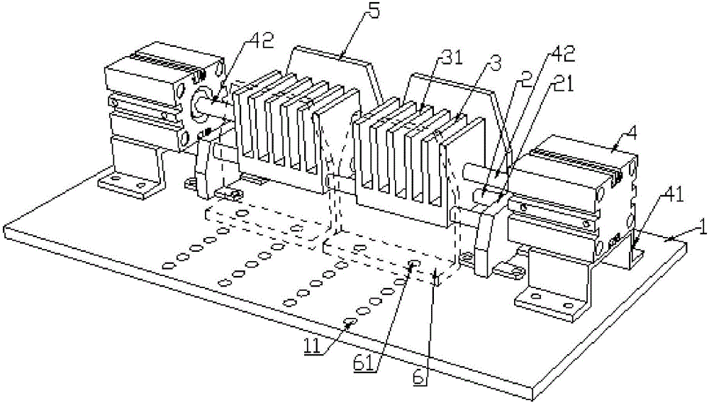 Plate clamping device suitable for various sizes