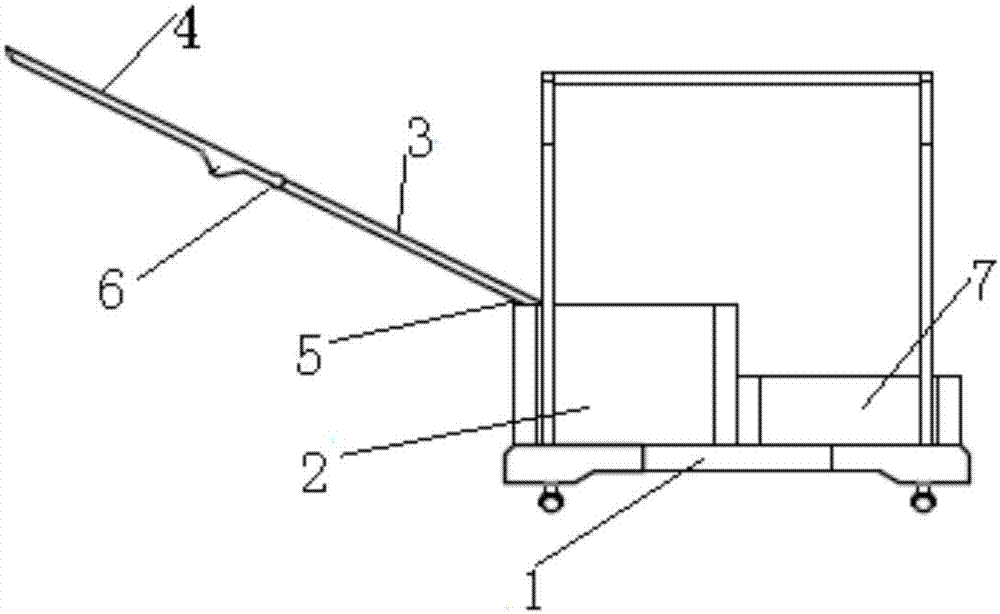 Floating photovoltaic power station operation and maintenance trolley system