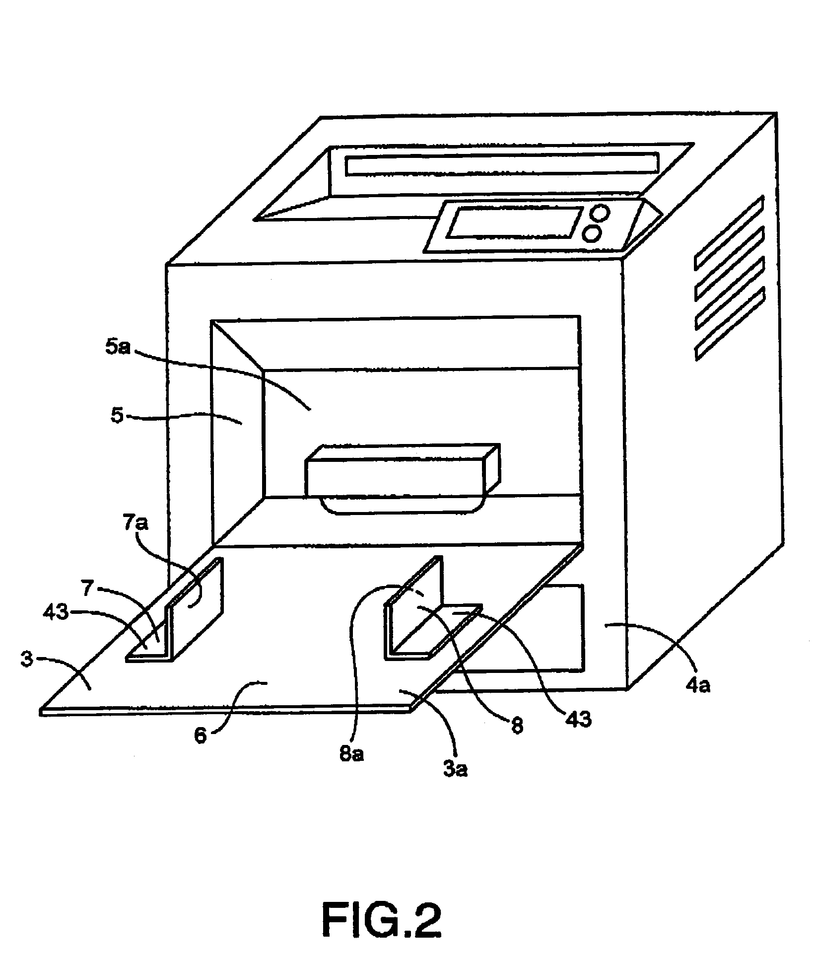 Apparatus for feeding sheet using retractable edge guide for guiding lateral edge of sheet