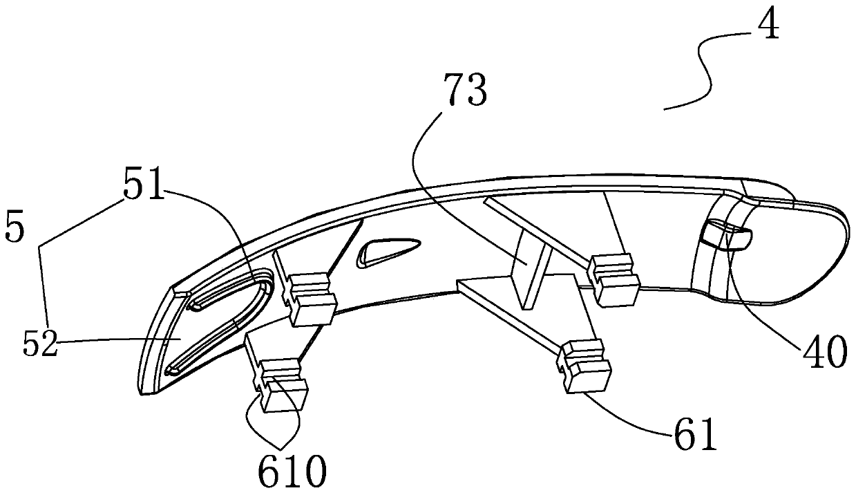 Spray gun shower head capable of discharging blade water