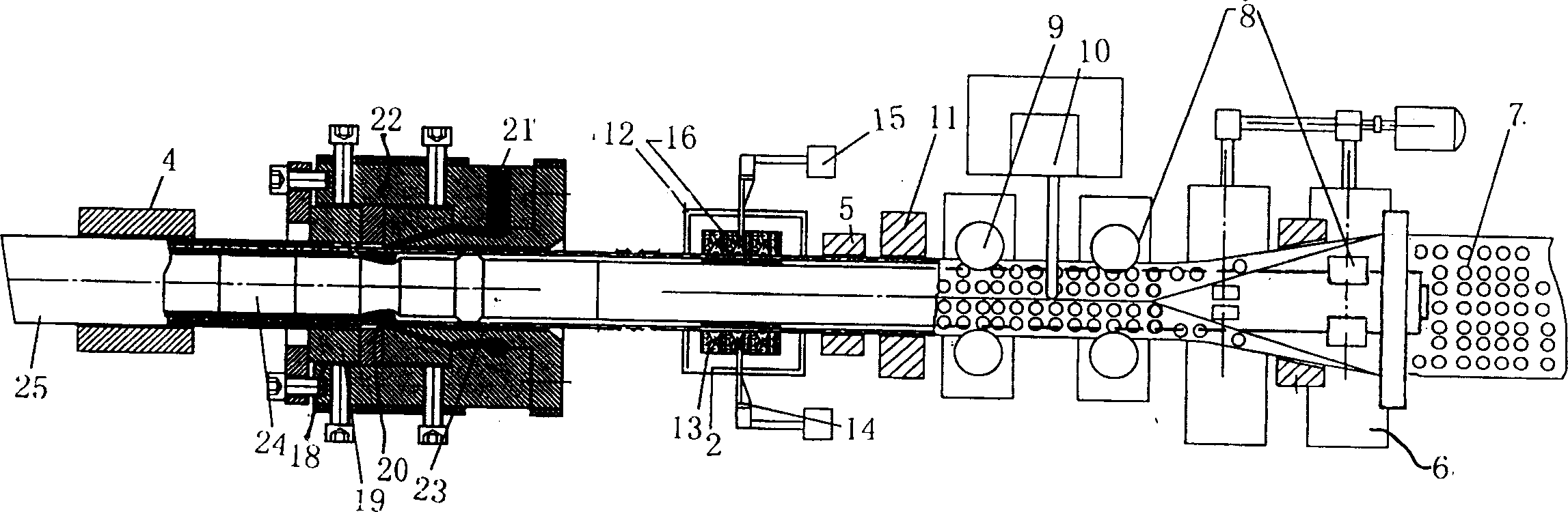 Continuous production device of steel plastic composite pipe having holed steel skeleton surface coated with binder