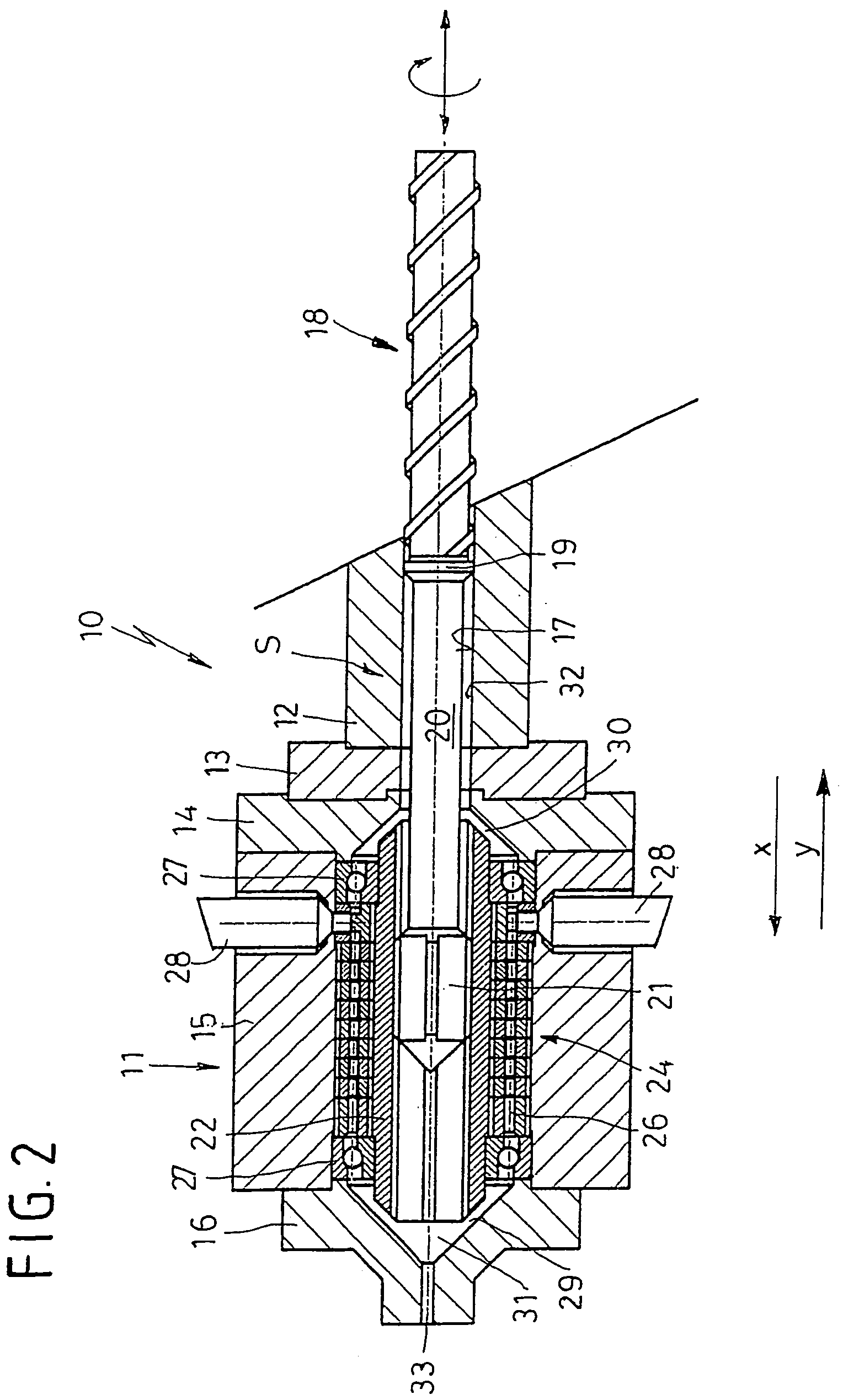 Injection molding unit with a device for mixing and metering plastic melt and additives