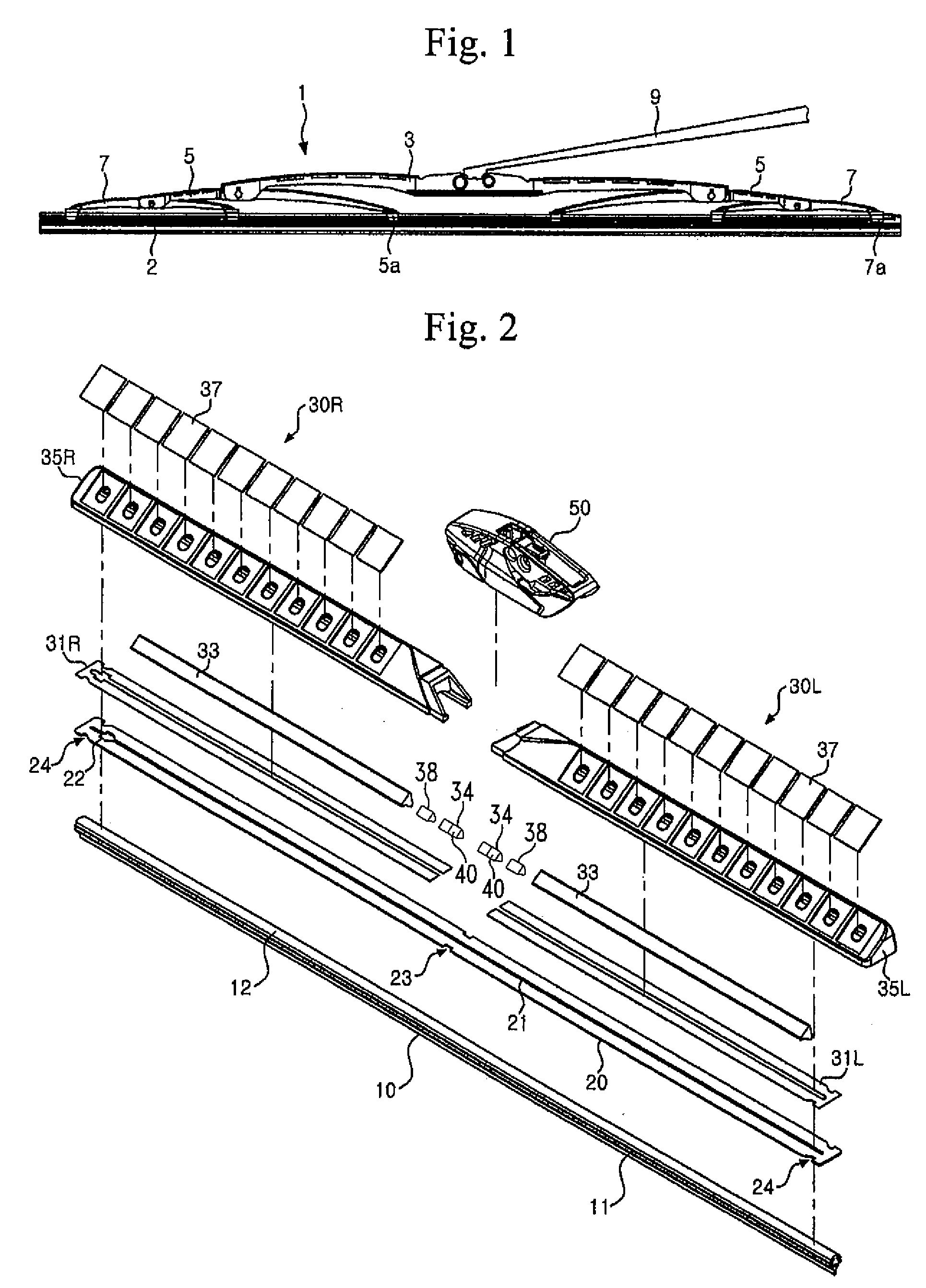 Wiper blade with heating elements