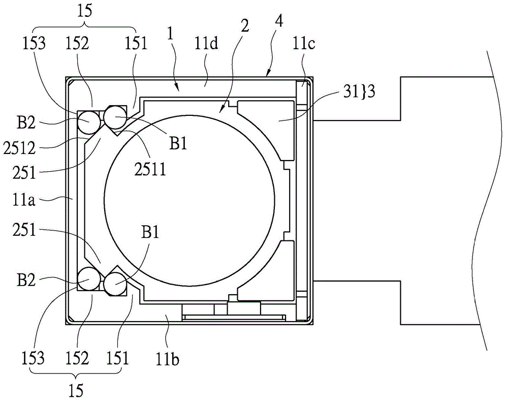 Lens actuating device