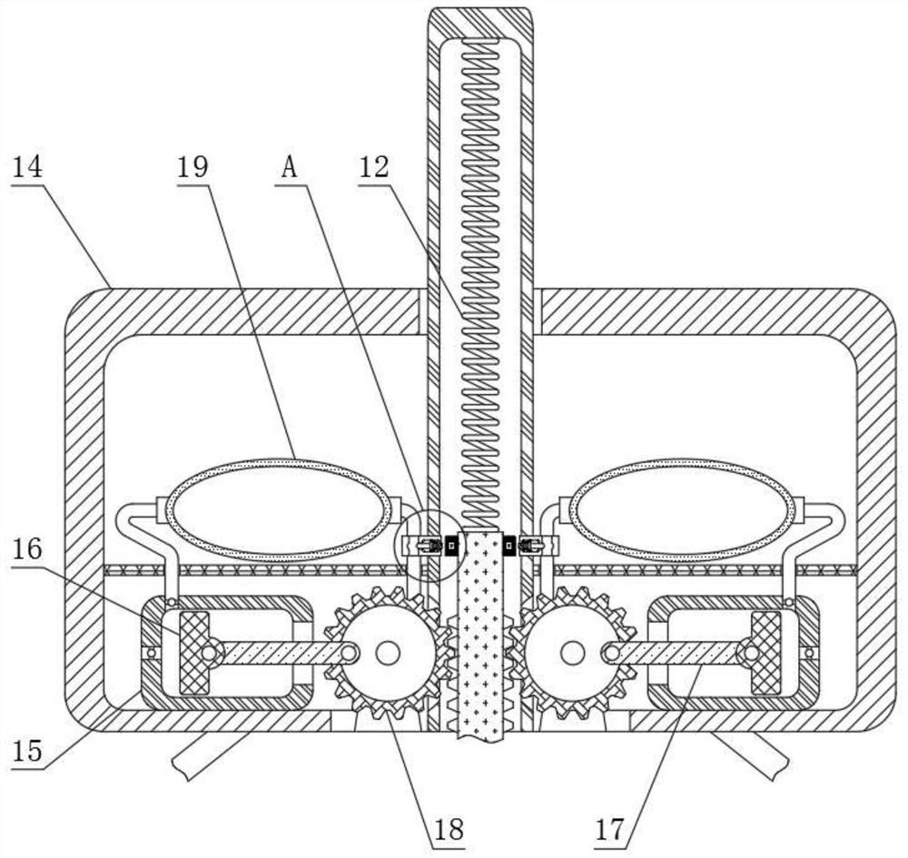 Protective lead plate production device capable of achieving equivalent feeding and automatic lead liquid stirring