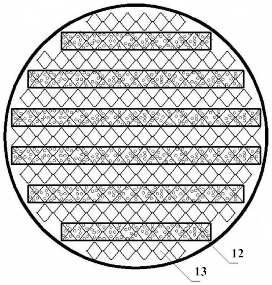 Device and process for producing propylene glycol monomethyl ether acetate by reactive distillation coupled pervaporation