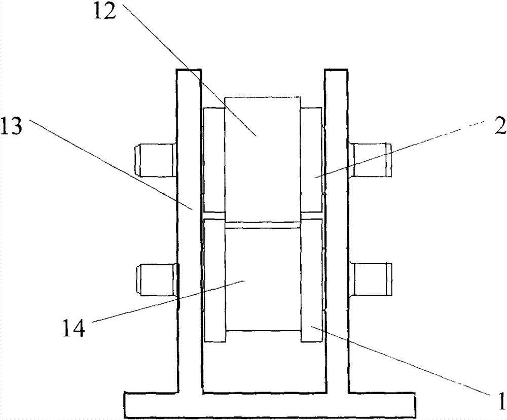 Continuous rheomolding device for manufacturing metal plate strips