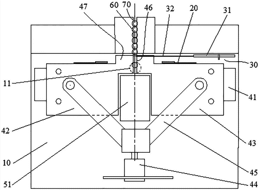 Automatic screw distributing device and method an automatic screw driving device using automatic screw distributing device