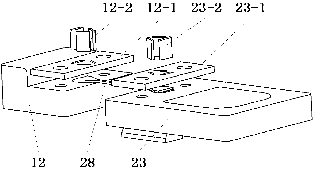 Measurement system for thin-film material tension-compression fatigue dynamic loading