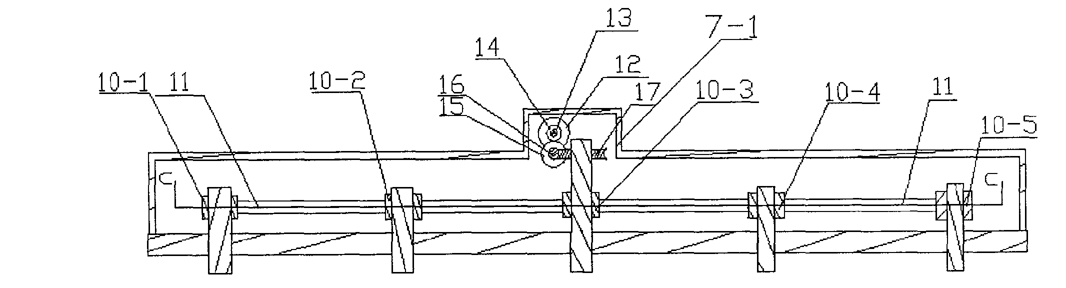 Automatic tracking device capable of synchronously tracking sunlight with link drive group based on running tracks of earth and sun