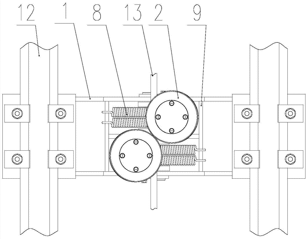 Rope running alarm and protection device for the endless rope continuous tractor at the slope change point