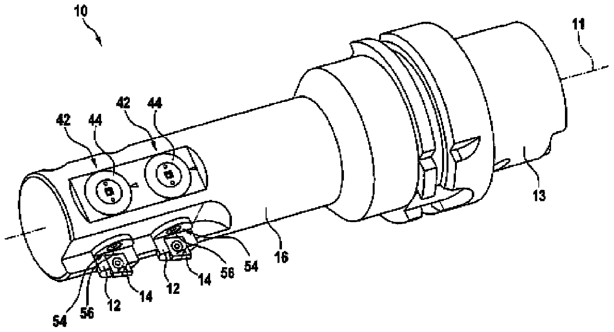 Cutting tool comprising an adjusting device