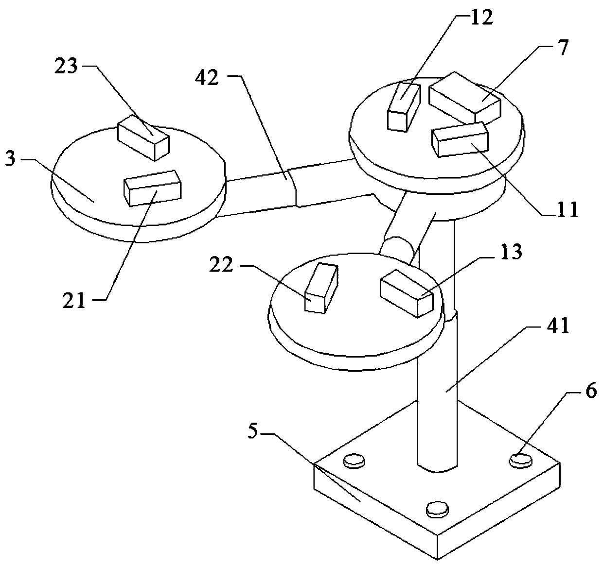 Radial offset monitoring and alarming device for cylindrical equipment