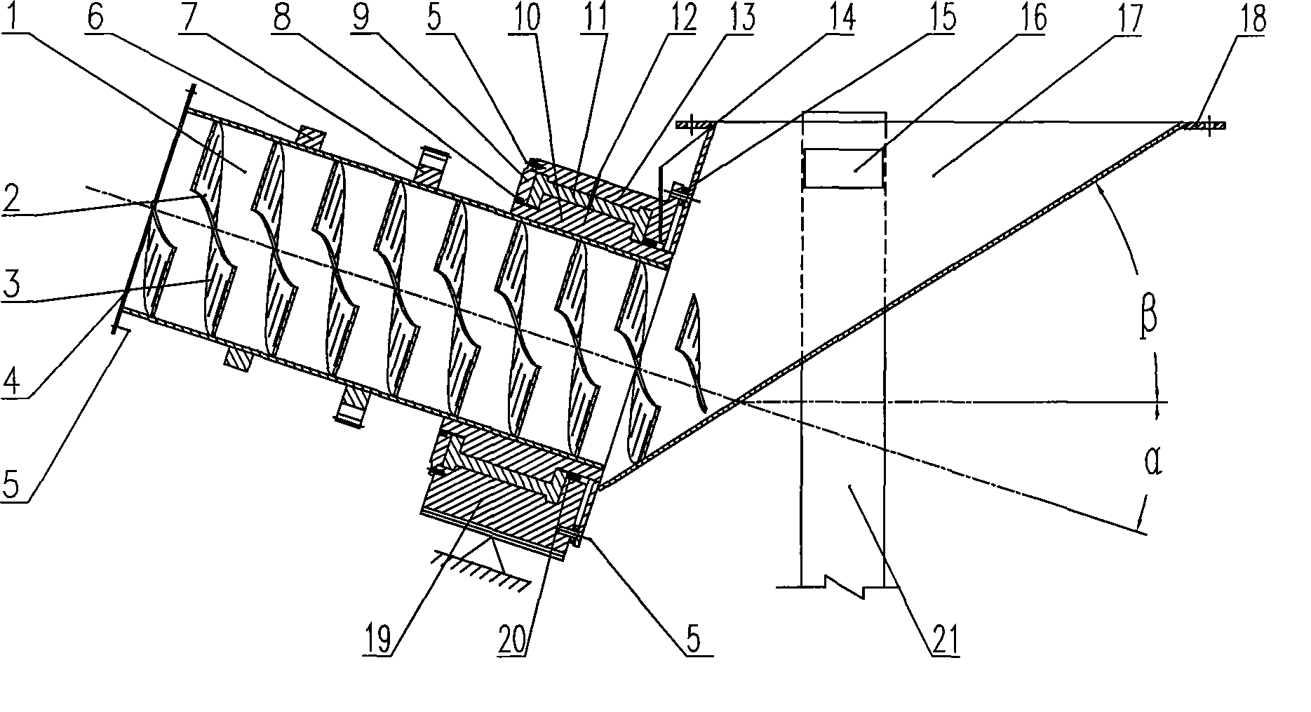 Roller conveying apparatus with solid-liquid separation function