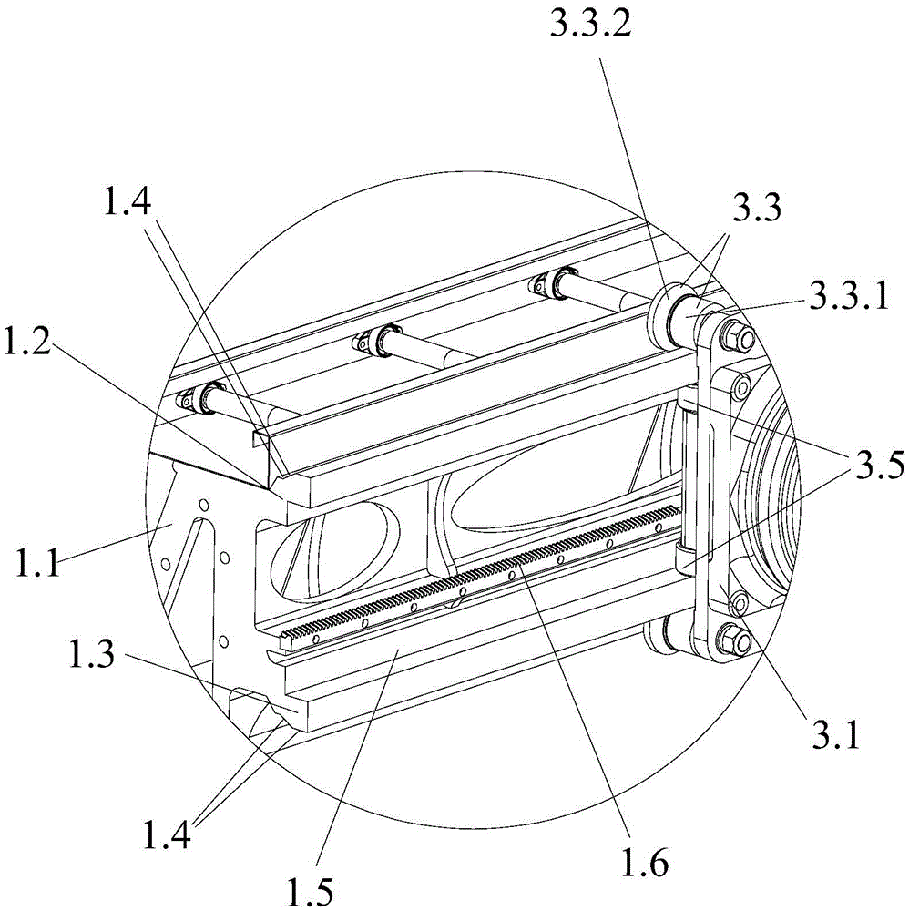 Vertical profile single-rail traction robot