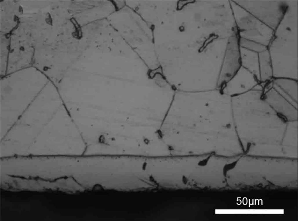 Low-temperature oxygen-carbonitriding treating agent used for improving liquid metal corrosion resistance of stainless steel